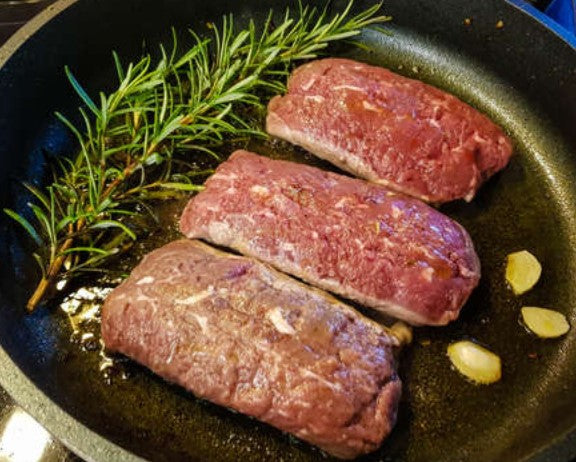 LAMB NZ - COASTAL SHOULDER BONELESS (~800G-900G) PRICE PER PC ไหล่แกะไม่มีกระดูก นิวซีแลนด์ แช่แข็ง